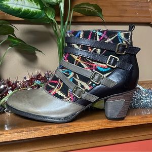 L’ARTISTE WOMENS SPRING STEP REDDING ANKLE BOOT. EURO SIZE 42/US SIZE 10.5-11